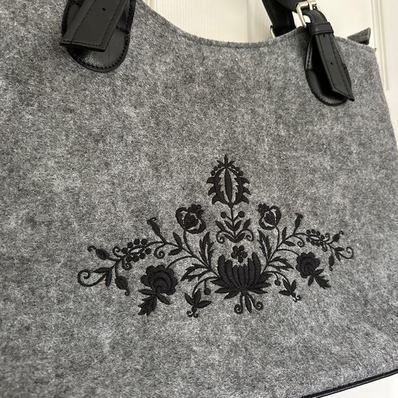 Handmade European Felt Handbag with Floral Embroidery, Gray/Black - Picture 10 of 12